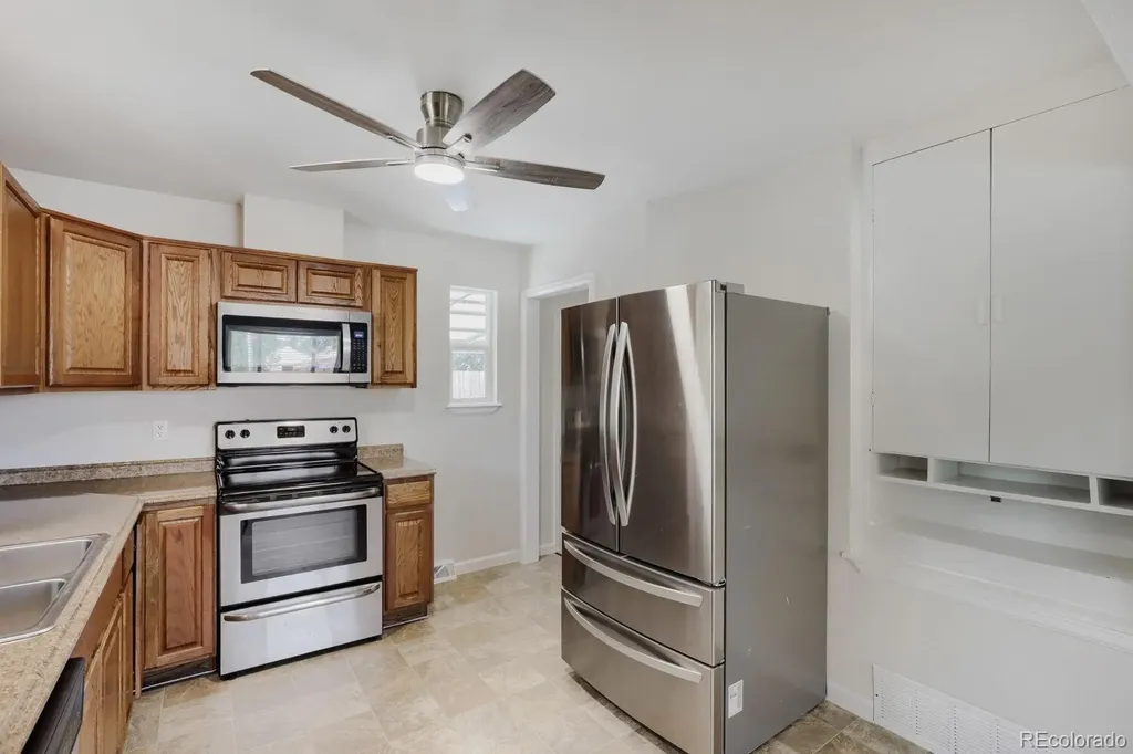 8560 Essex Street Denver CO 80229
