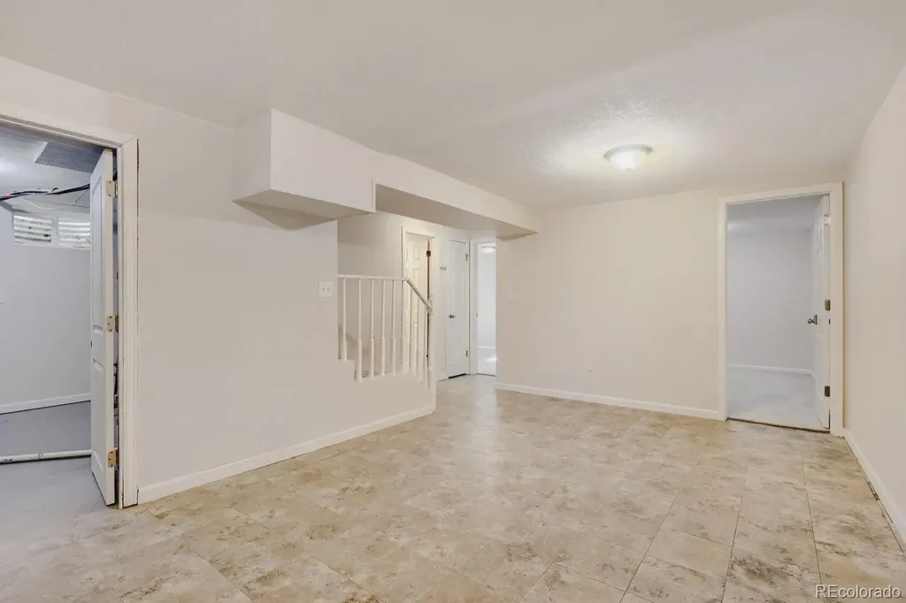 8560 Essex Street Denver CO 80229
