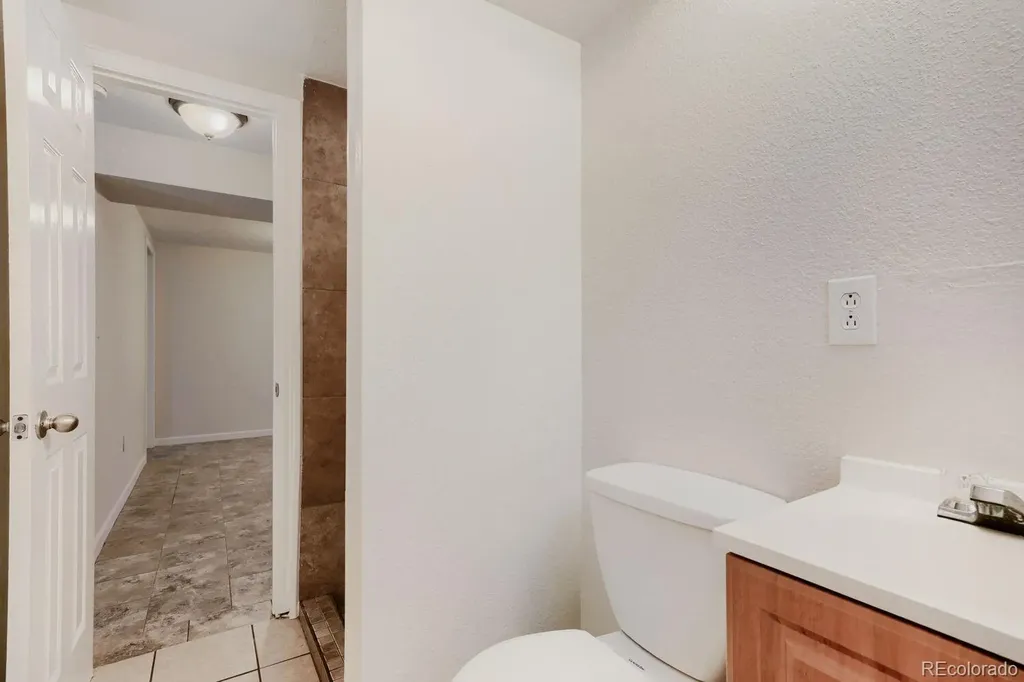 8560 Essex Street Denver CO 80229