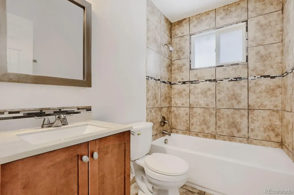 8560 Essex Street Denver CO 80229