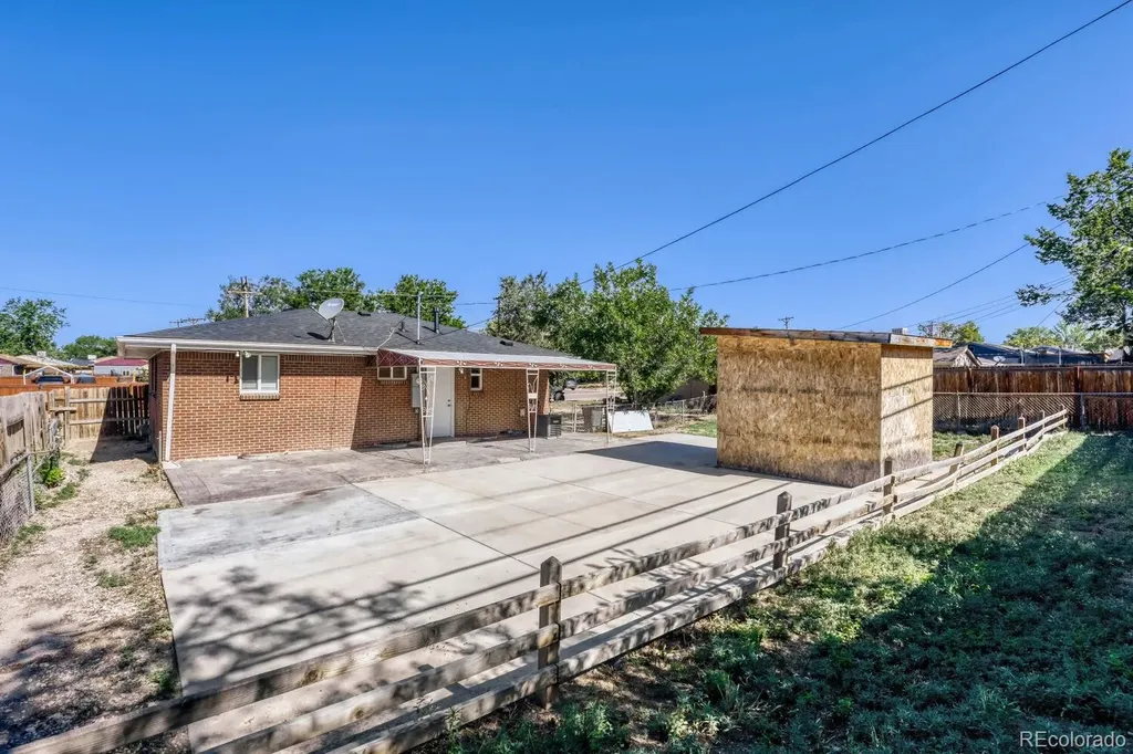 8560 Essex Street Denver CO 80229