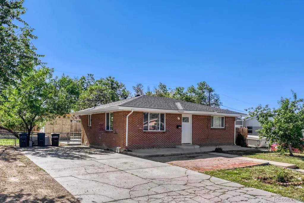 8560 Essex Street Denver CO 80229