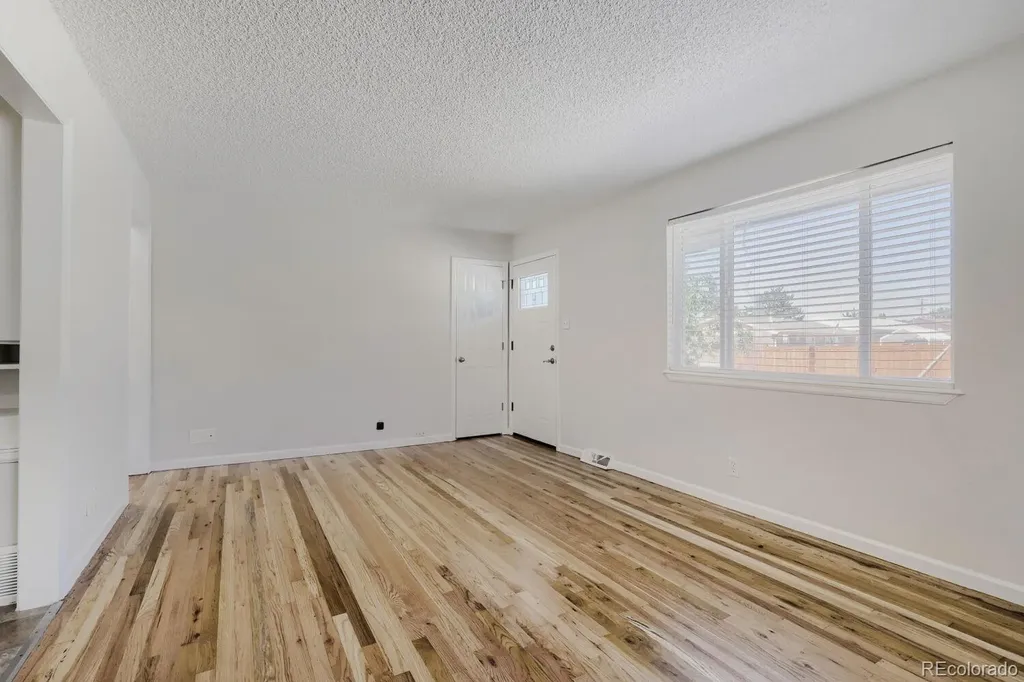 8560 Essex Street Denver CO 80229