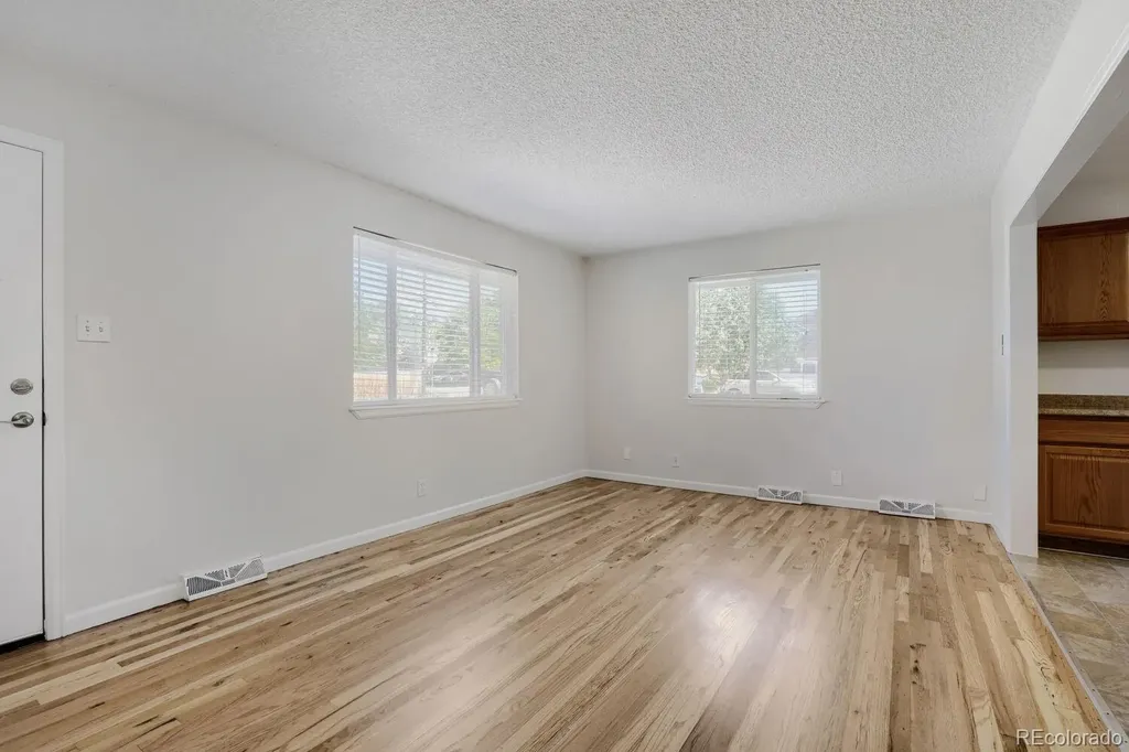 8560 Essex Street Denver CO 80229