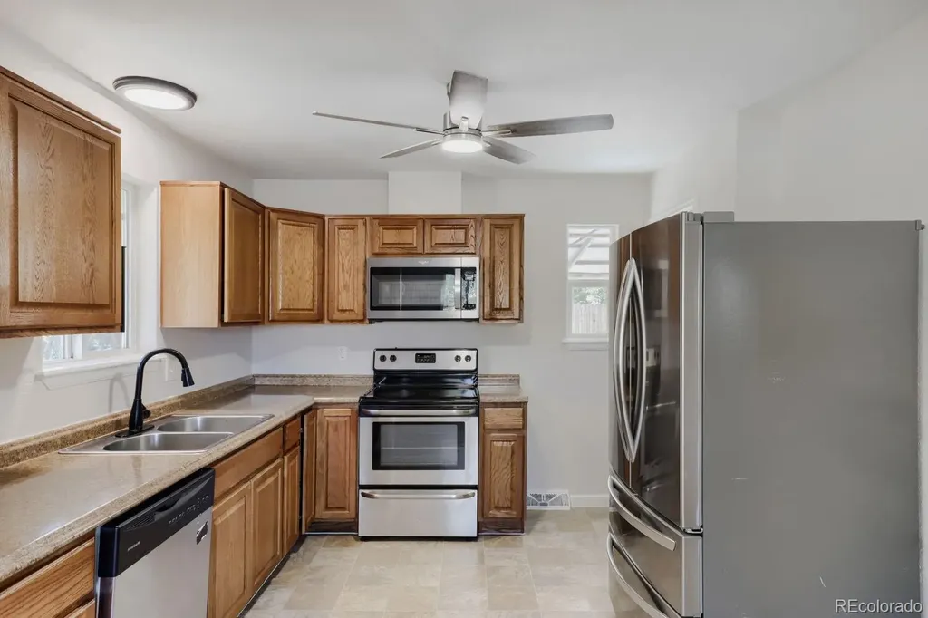 8560 Essex Street Denver CO 80229