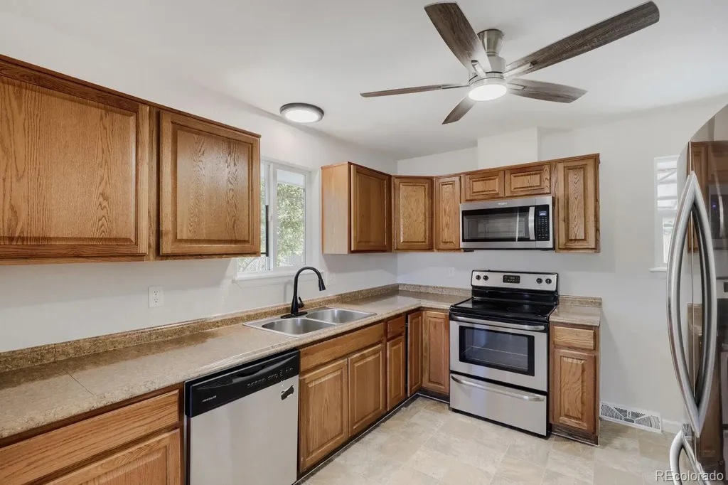 8560 Essex Street Denver CO 80229