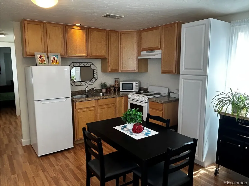 325 E Main Silver Cliff CO 81252
