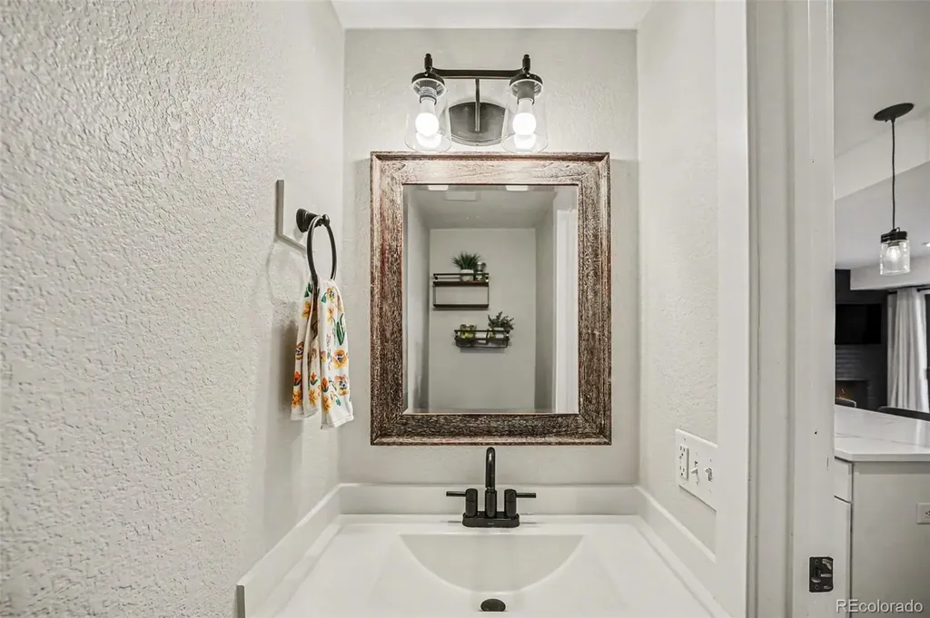 7995 E Mississippi Avenue Denver CO 80247