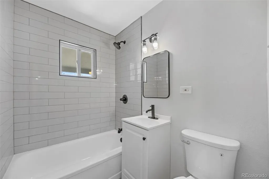 2355 W Hillside Avenue Englewood CO 80110