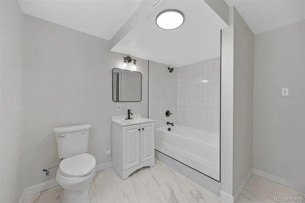 2355 W Hillside Avenue Englewood CO 80110