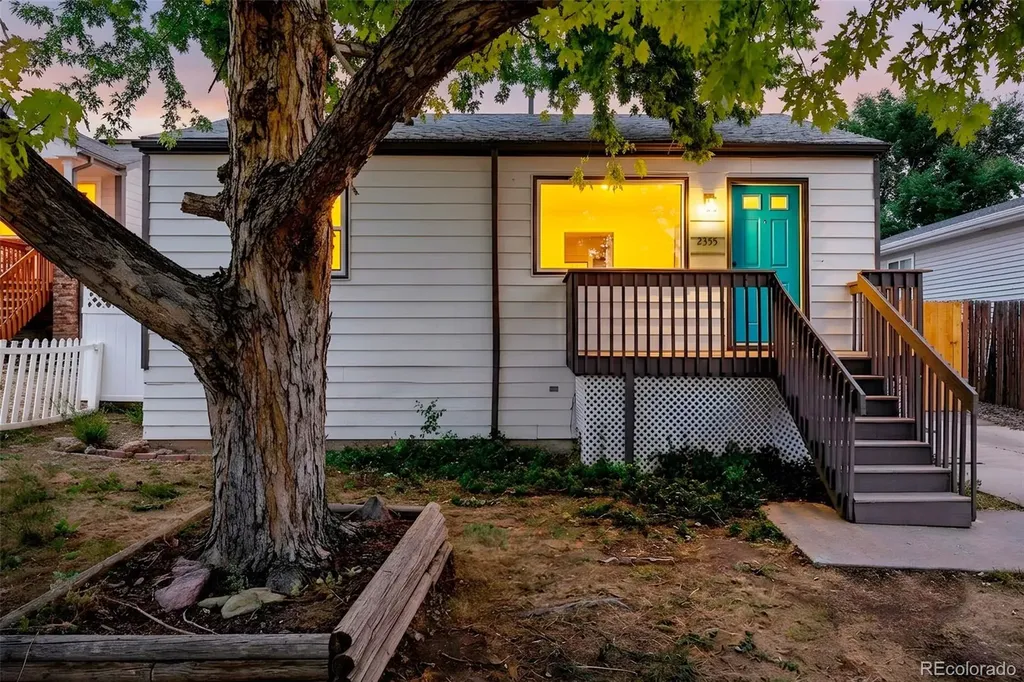 2355 W Hillside Avenue Englewood CO 80110