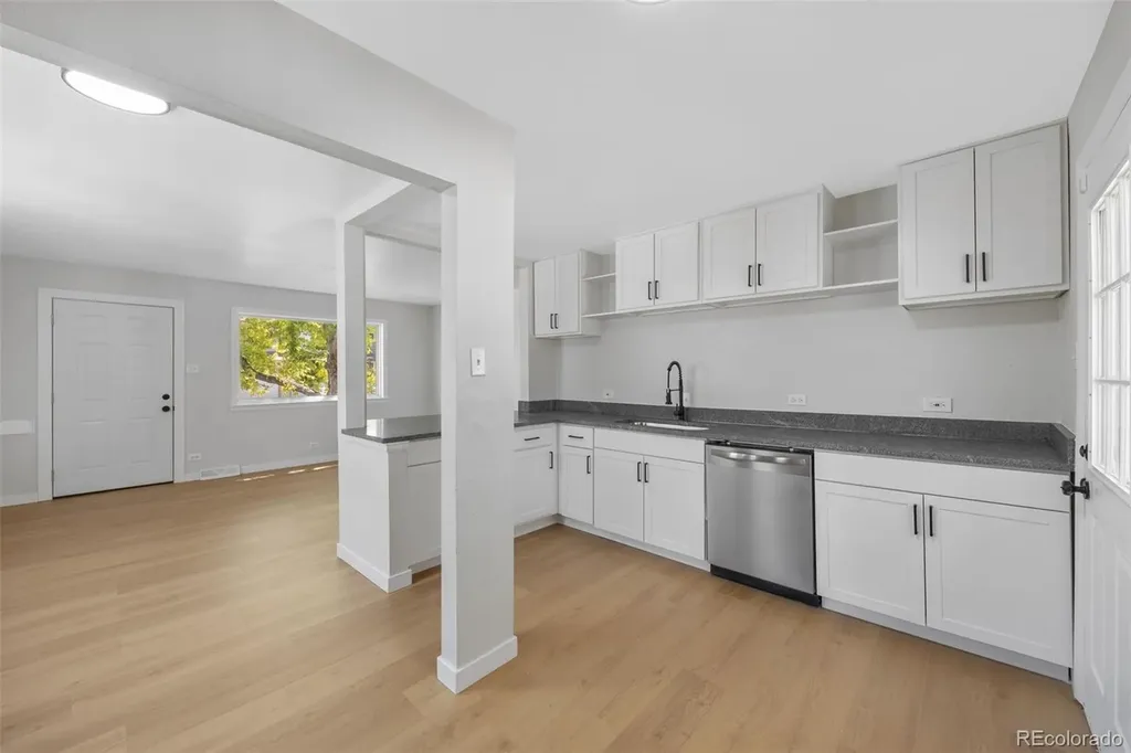 2355 W Hillside Avenue Englewood CO 80110