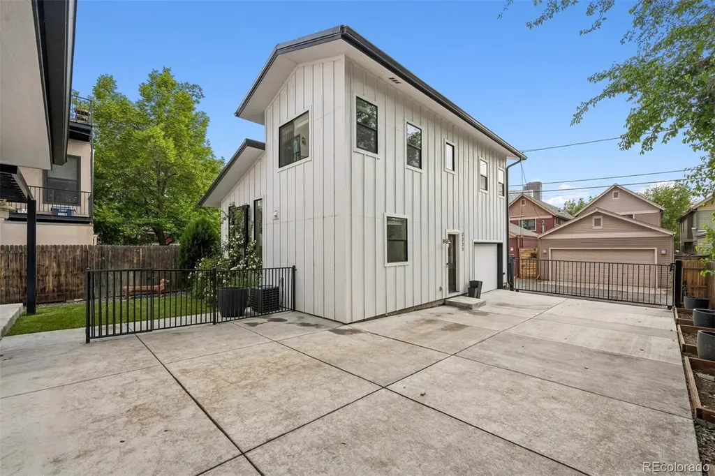 2227 N Clarkson Street Denver CO 80205