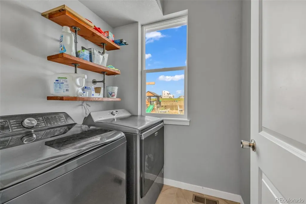 424 S 3rd Avenue Deer Trail CO 80105