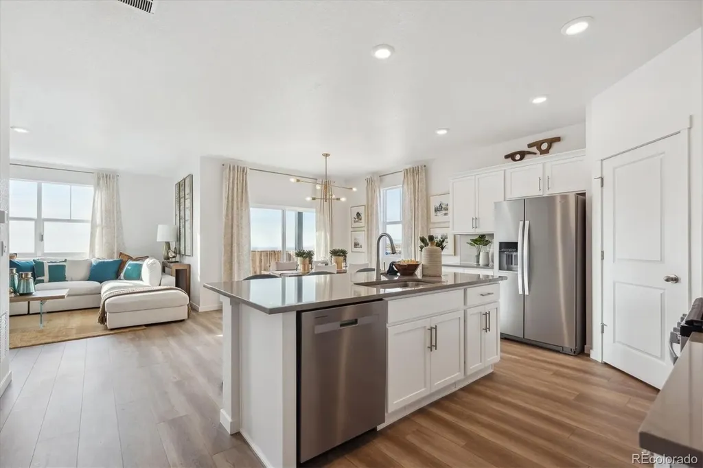 9865 Ceylon Court Commerce City CO 80022
