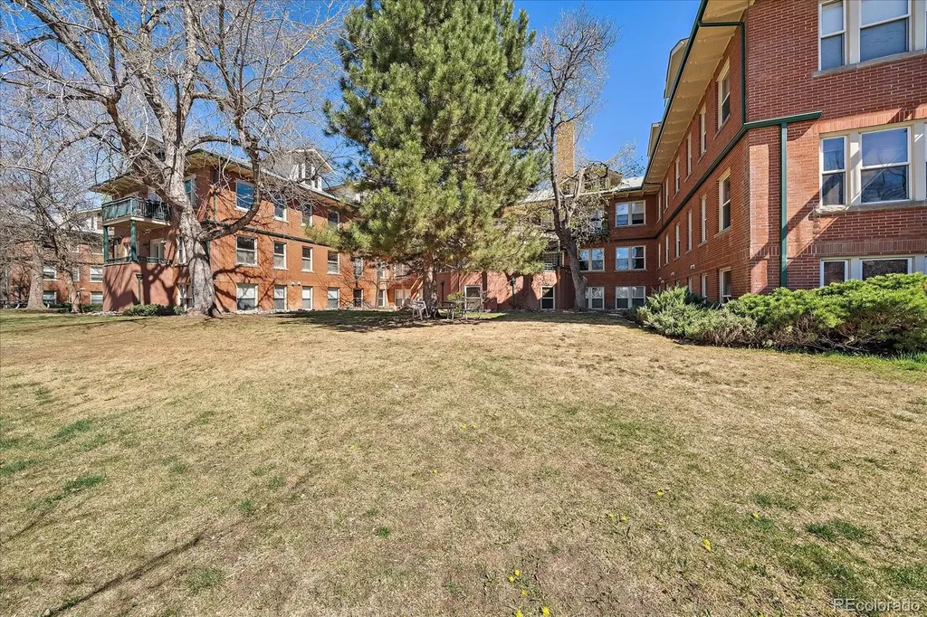 3249 W Fairview Place Denver CO 80211