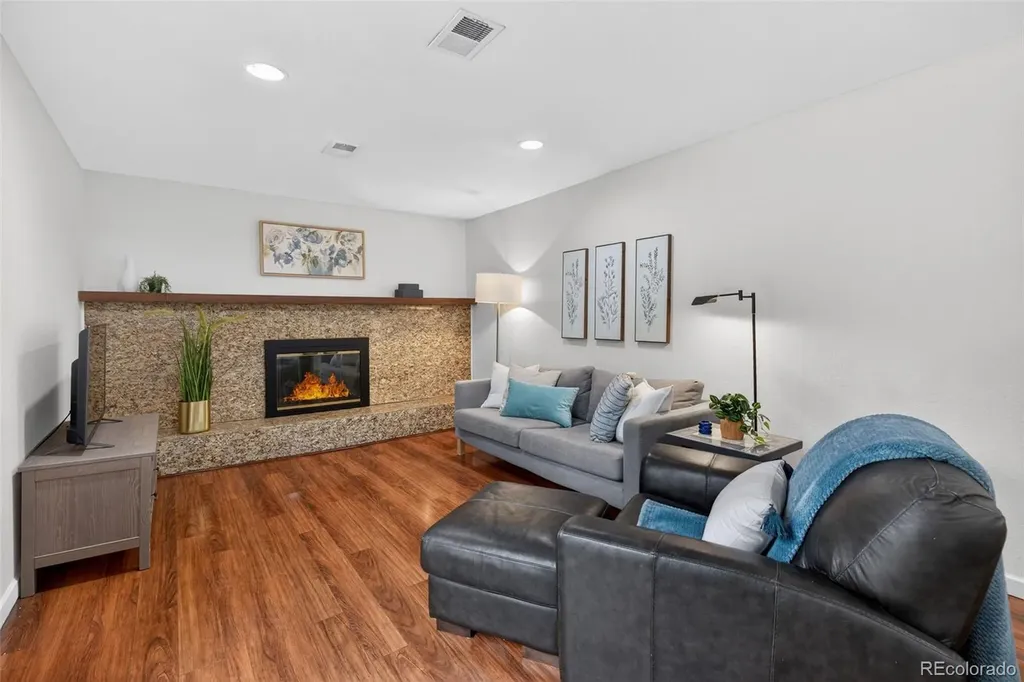 5389 W Hinsdale Avenue Littleton CO 80128