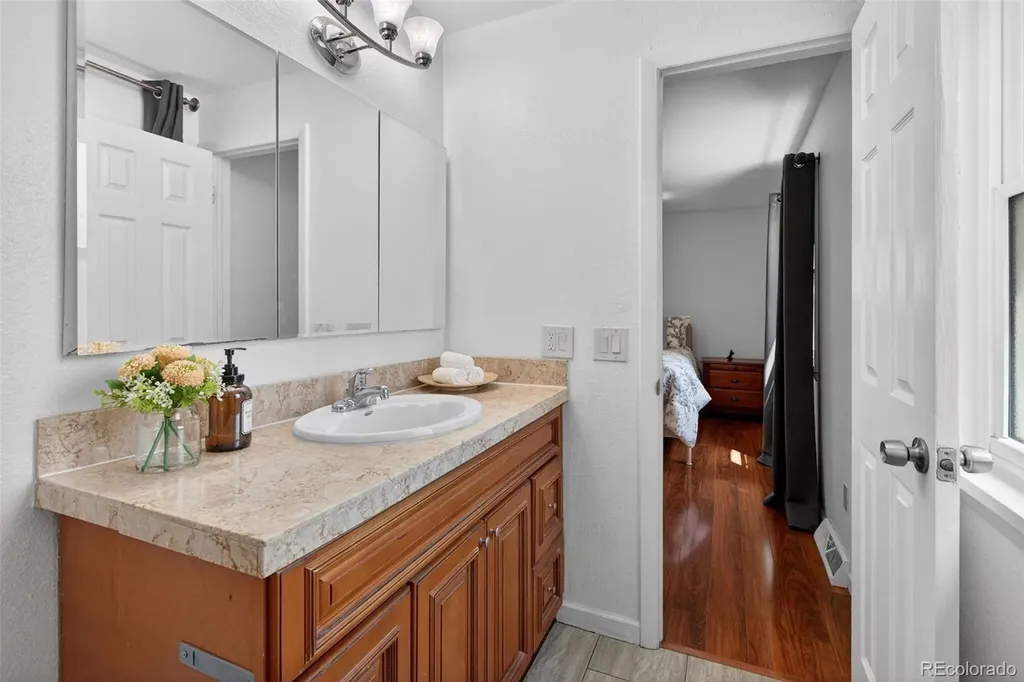 5389 W Hinsdale Avenue Littleton CO 80128