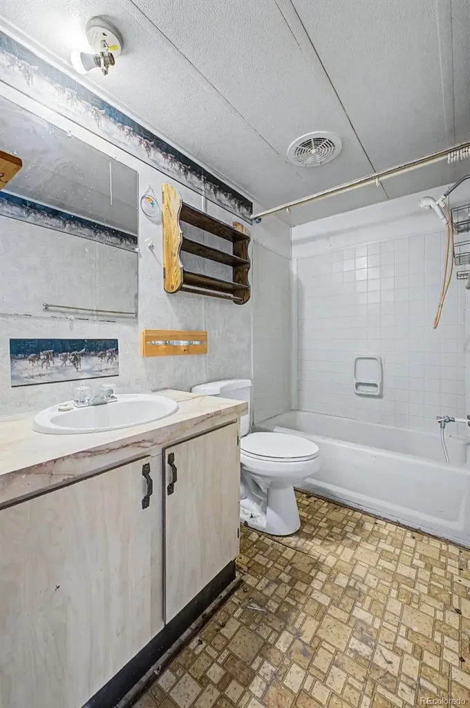 75 N Curtis Road Colorado Springs CO 80930