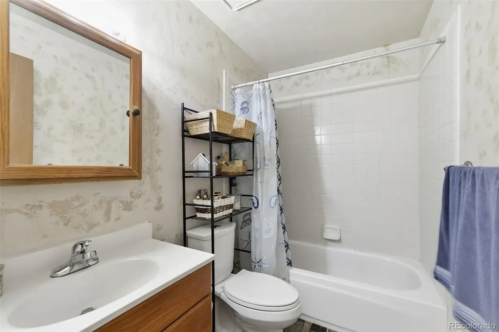 19335 E Batavia Pl Place E Aurora CO 80011