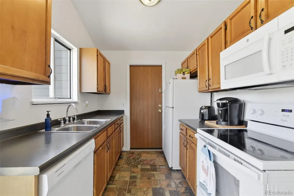 19335 E Batavia Pl Place E Aurora CO 80011
