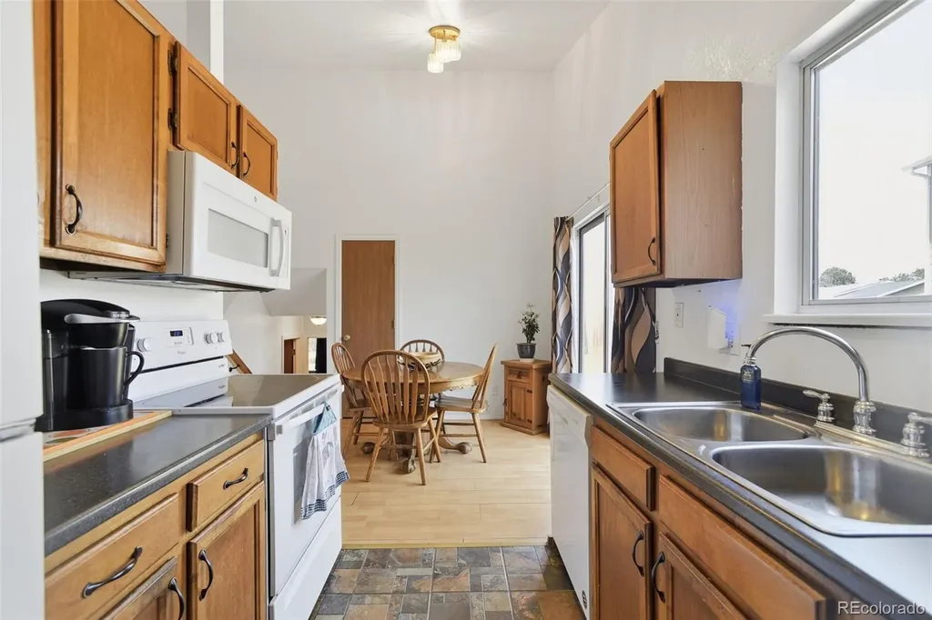 19335 E Batavia Pl Place E Aurora CO 80011