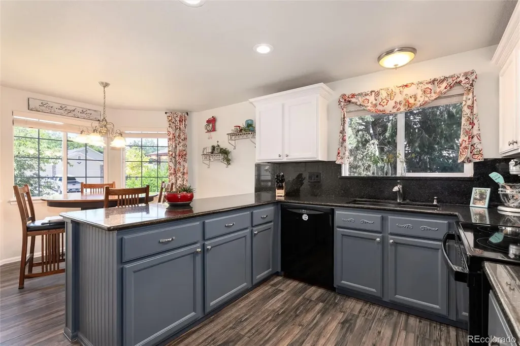 5404 S Robb Way Littleton CO 80127
