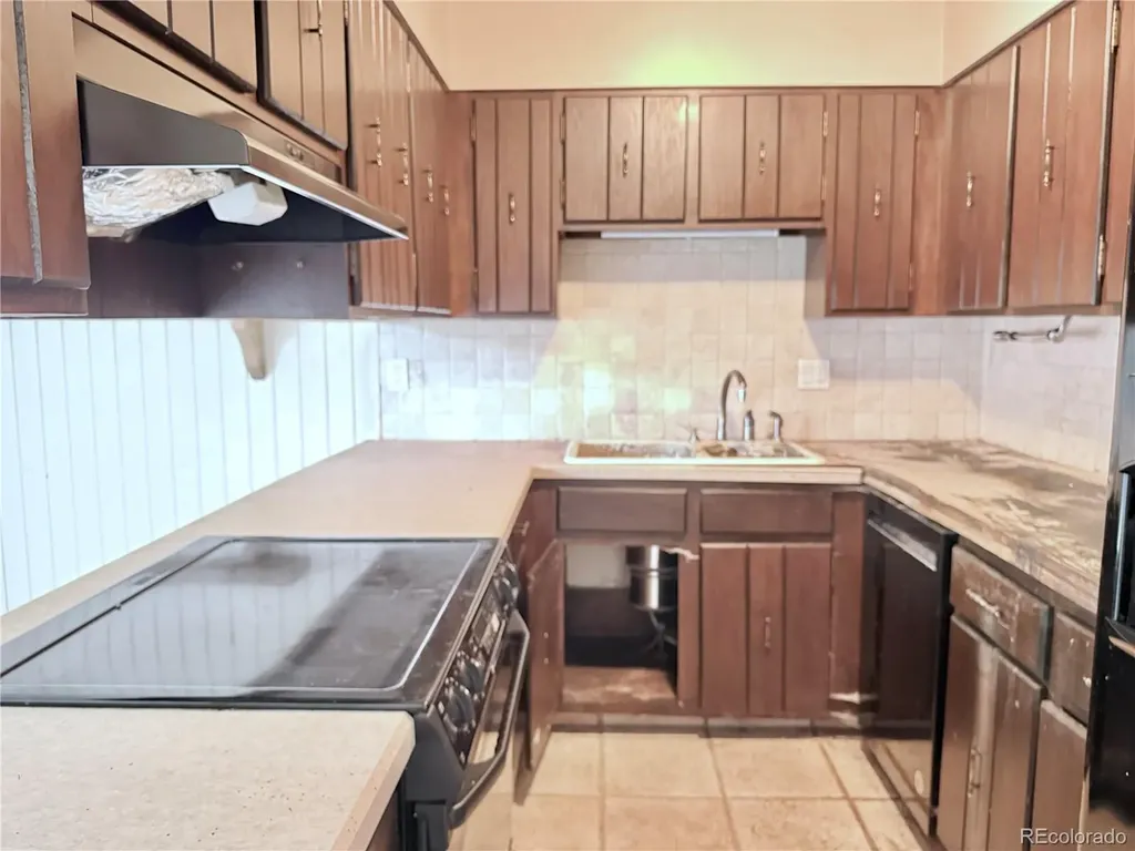 6495 E Happy Canyon Road Denver CO 80237