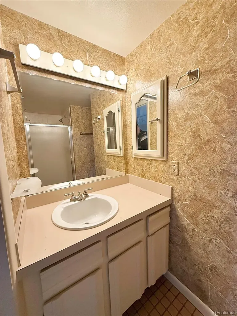 6495 E Happy Canyon Road Denver CO 80237