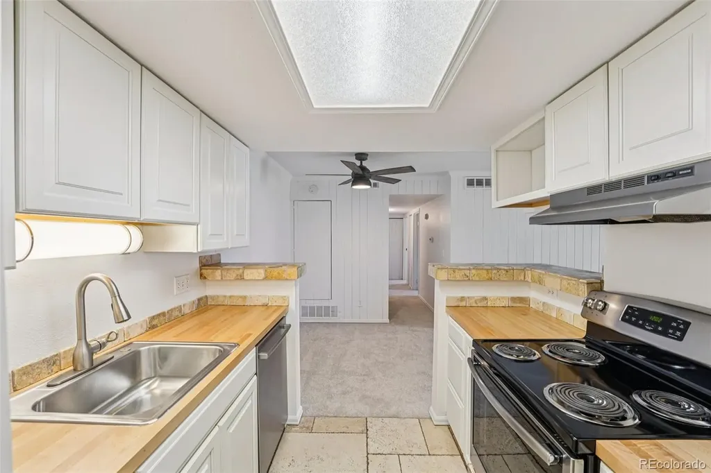 8335 Fairmount Drive Denver CO 80247