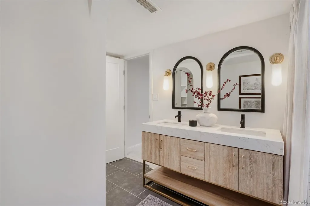 425 S Alcott Street Denver CO 80219