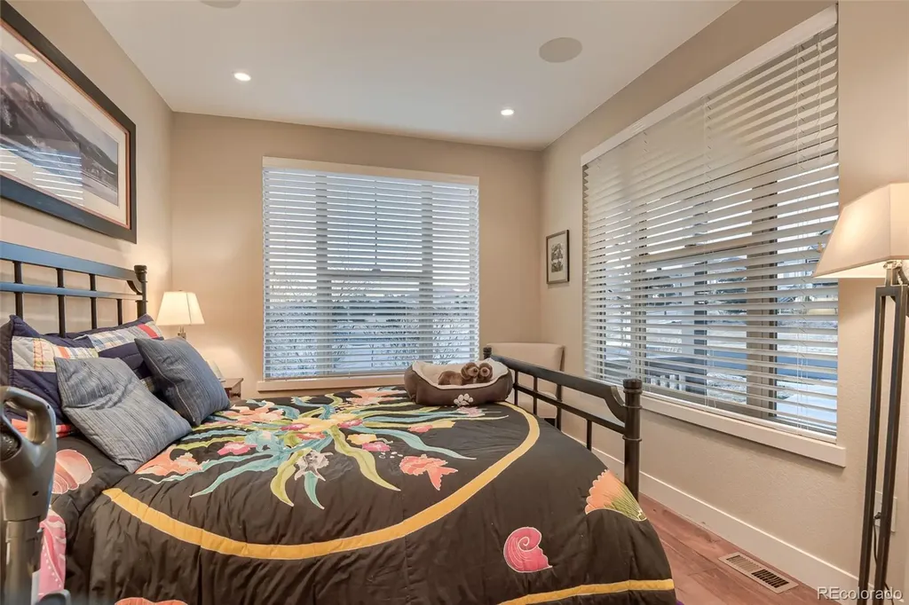 6959 S Buchanan Street Aurora CO 80016