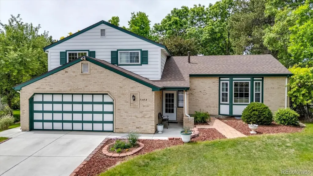7482 W Peakview Avenue Littleton CO 80123