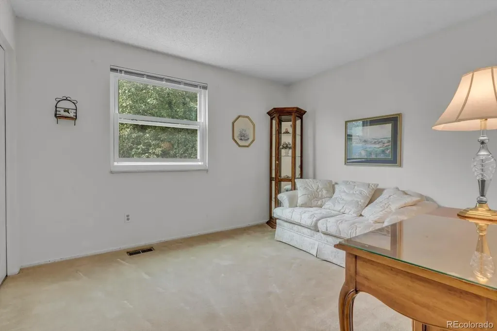 7482 W Peakview Avenue Littleton CO 80123