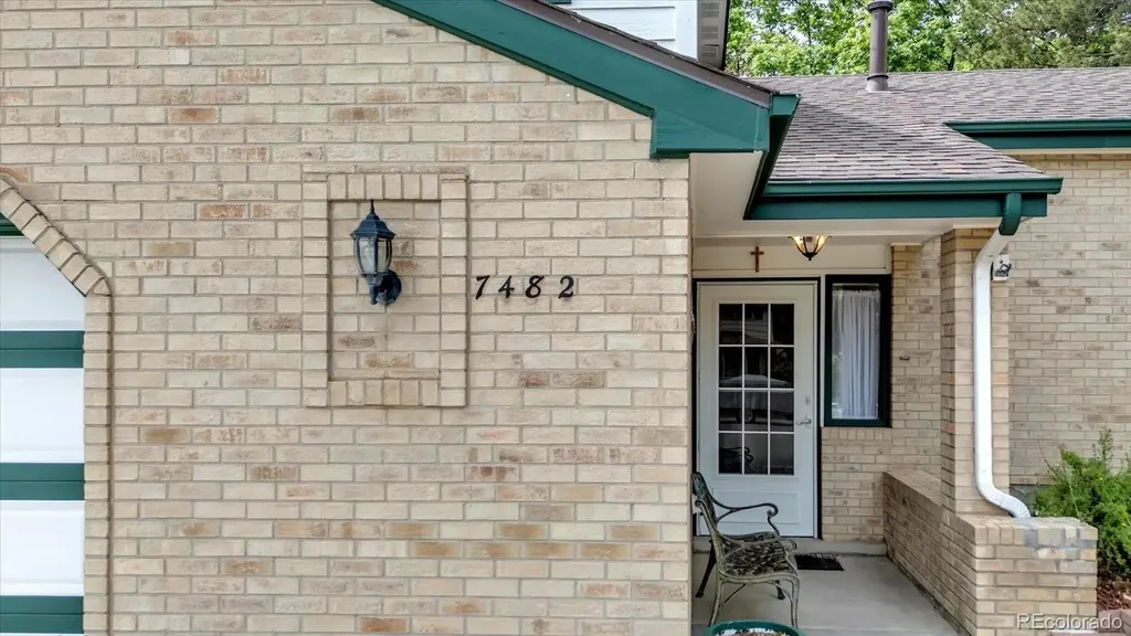 7482 W Peakview Avenue Littleton CO 80123