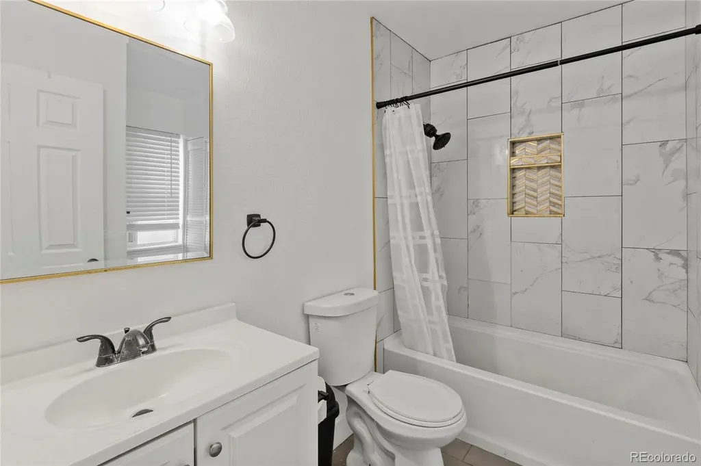 2622 S Xanadu Way Aurora CO 80014