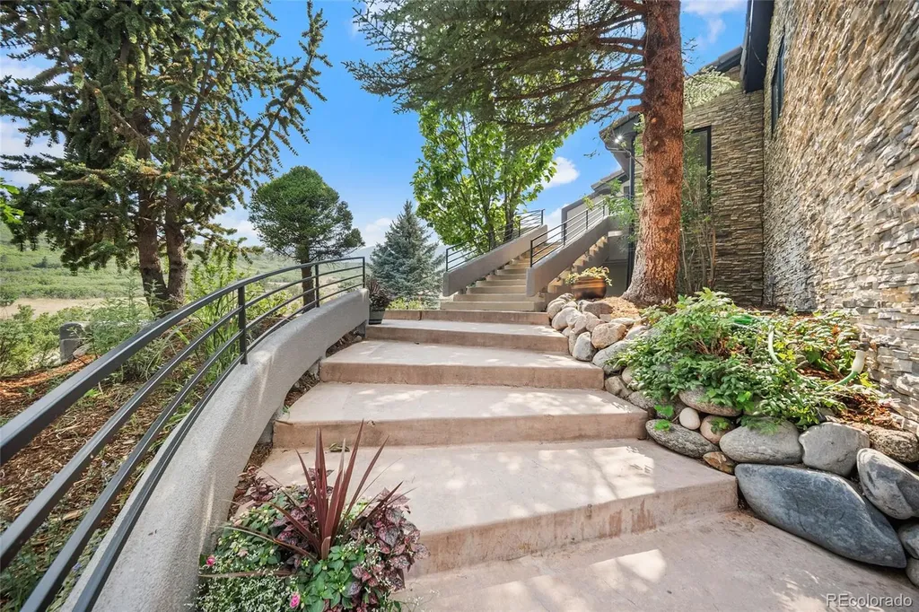 3572 White Bear Point Colorado Springs CO 80921