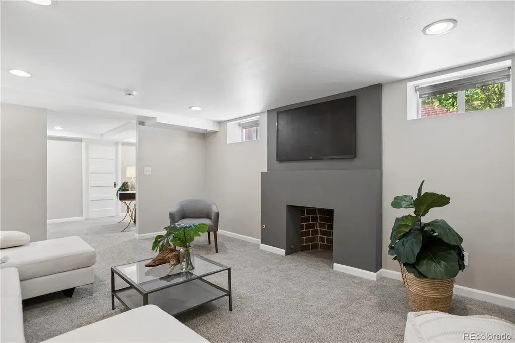 2054 S Saint Paul Street Denver CO 80210