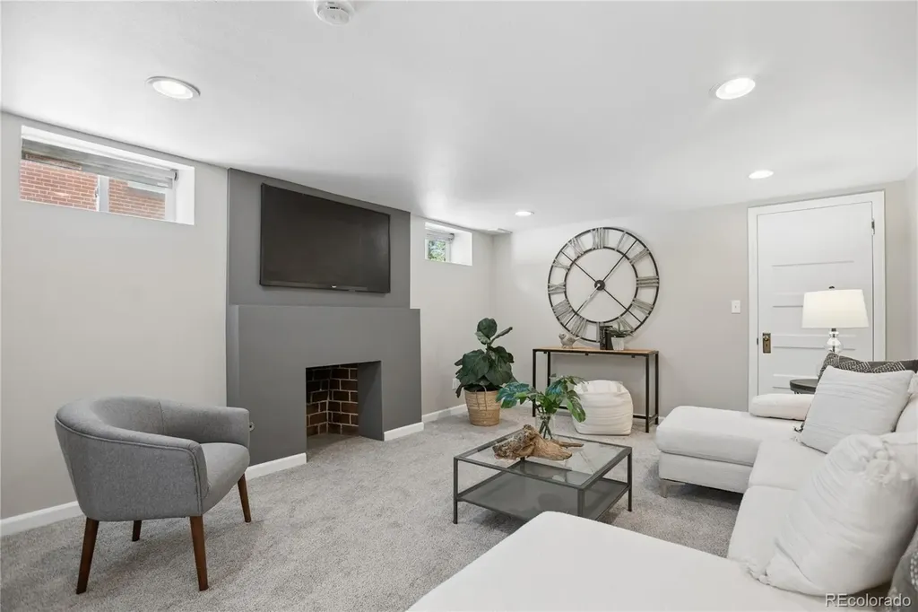 2054 S Saint Paul Street Denver CO 80210