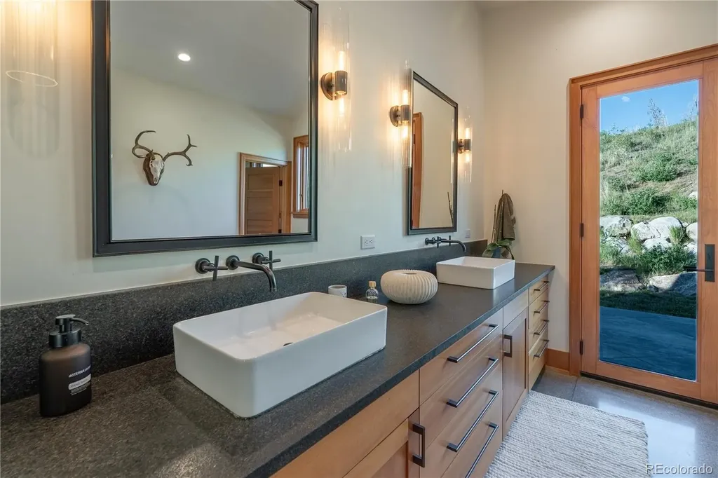 5073 Csh 125 Granby CO 80446