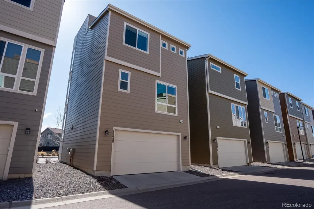 15858 E Broncos Place Englewood CO 80112