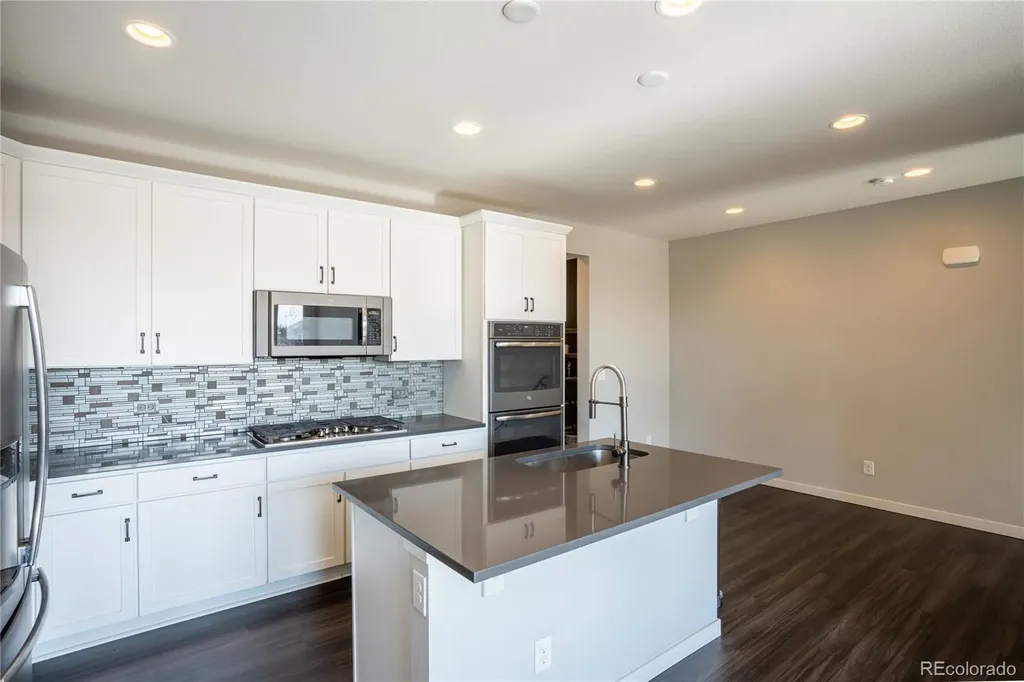 15858 E Broncos Place Englewood CO 80112