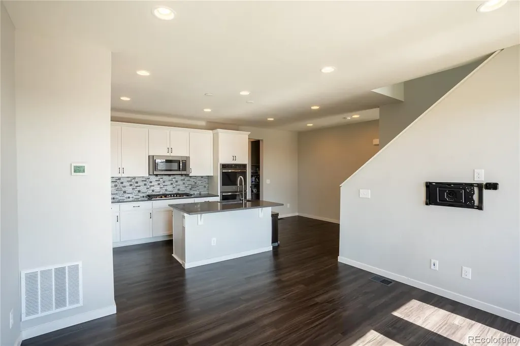 15858 E Broncos Place Englewood CO 80112