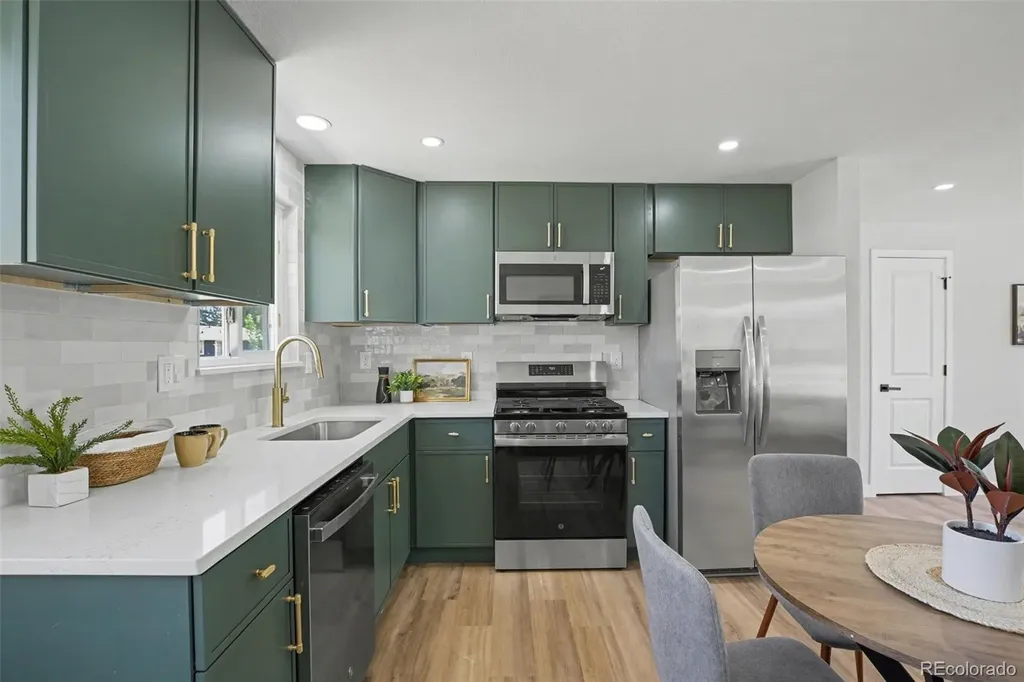 6163 W 78th Avenue Arvada CO 80003