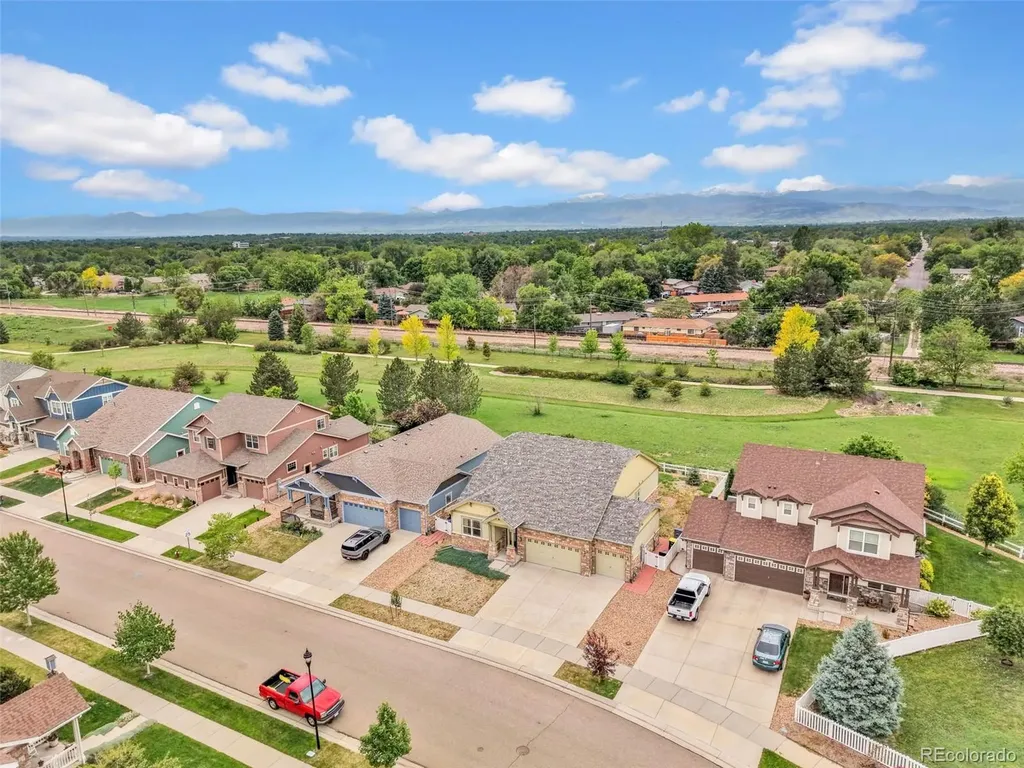 2335 Winding Drive Longmont CO 80504