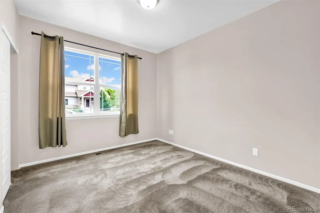 2335 Winding Drive Longmont CO 80504