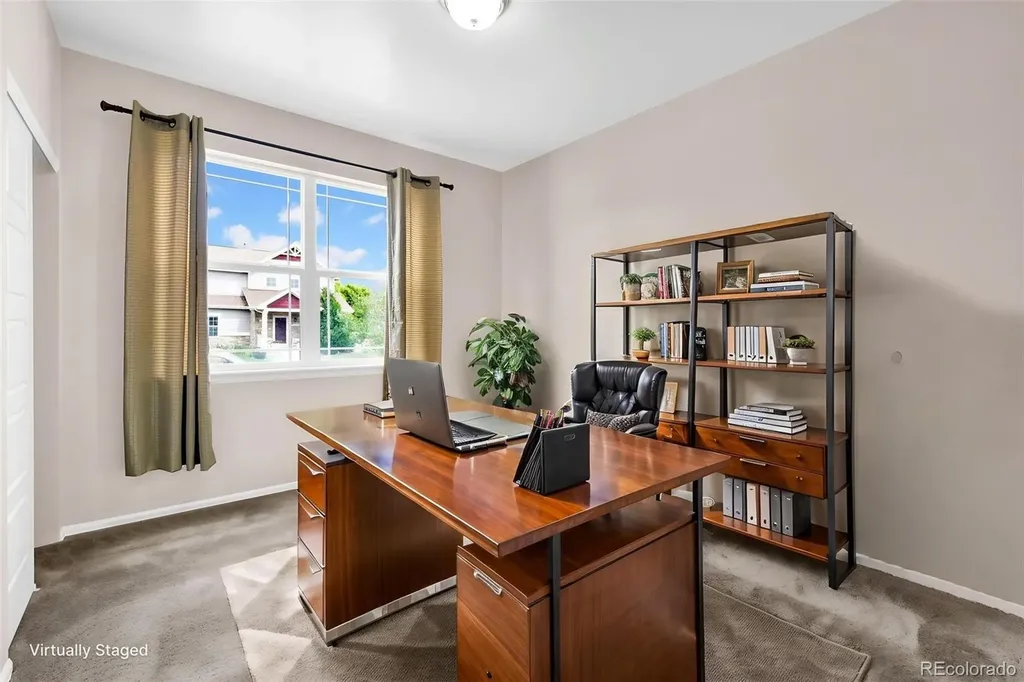 2335 Winding Drive Longmont CO 80504