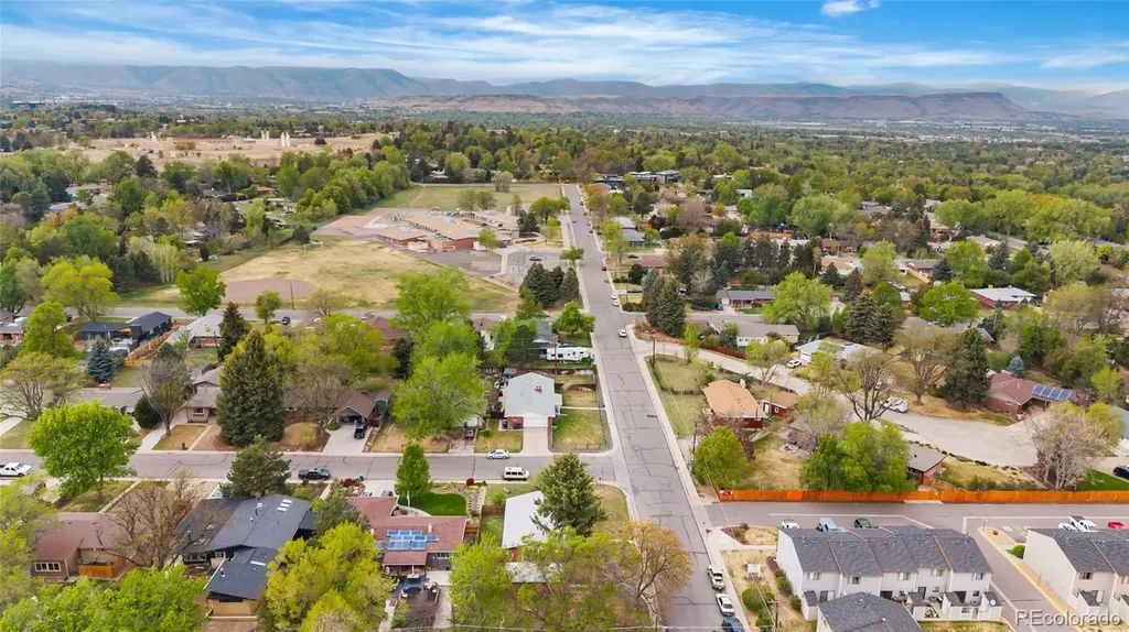 2490 Lewis Street Lakewood CO 80215