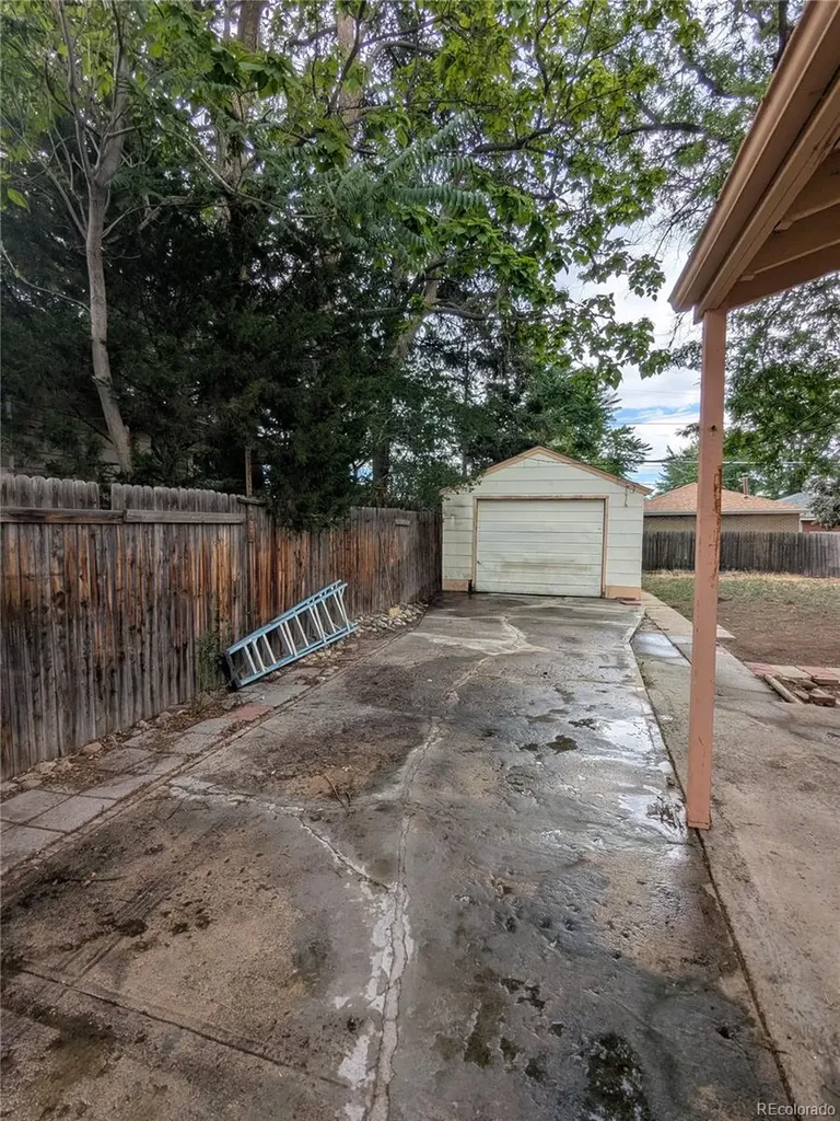 1676 S Wolcott Court Denver CO 80219