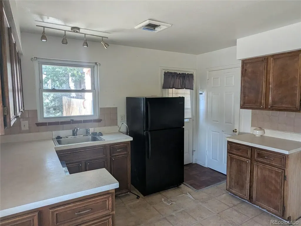 1676 S Wolcott Court Denver CO 80219